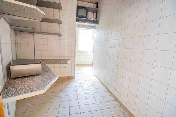 gefliester Lagerraum