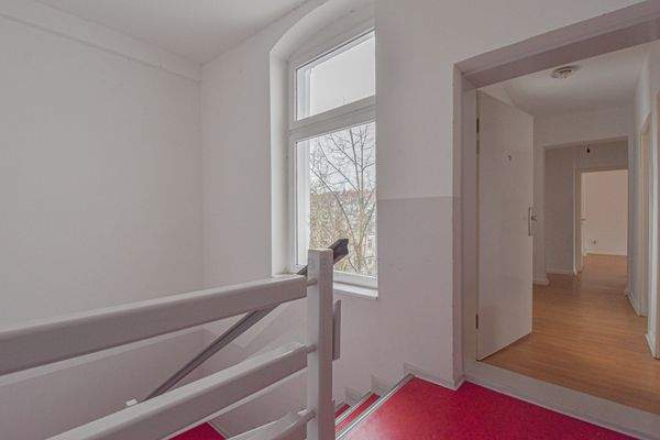 Treppenhaus mit Wohnungszugang