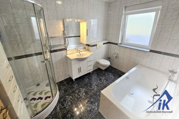 Badezimmer EG