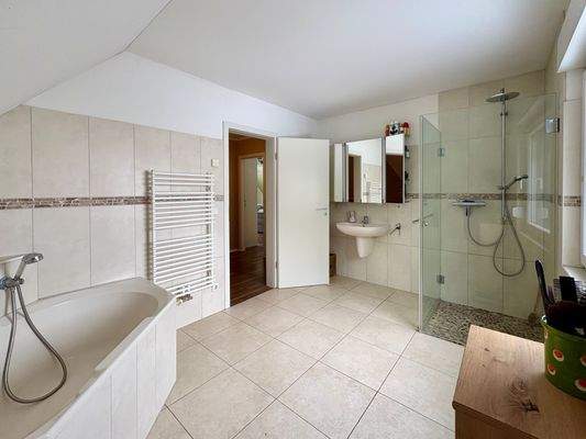 Masterbad im Obergeschoss