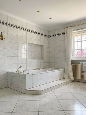 Badezimmer Ansicht 3.png