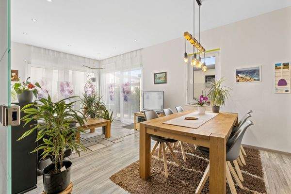 Offener Wohn- und Essbereich