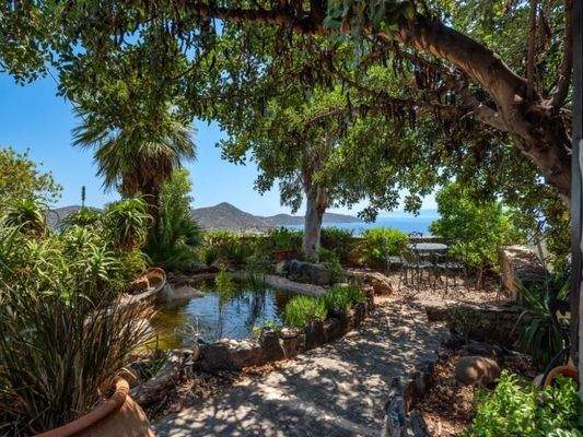 Kreta, Elounda: Villa mit Pool und atemberaubendem Meerblick auf die Bucht zu verkaufen