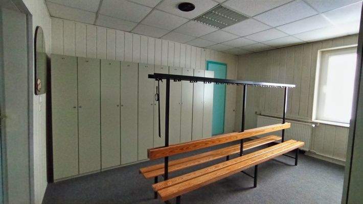 Umkleidebereich "Damen"