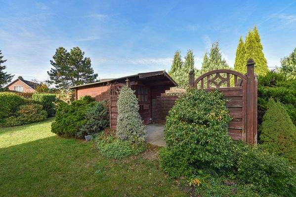 Gartenhaus mit Freisitz