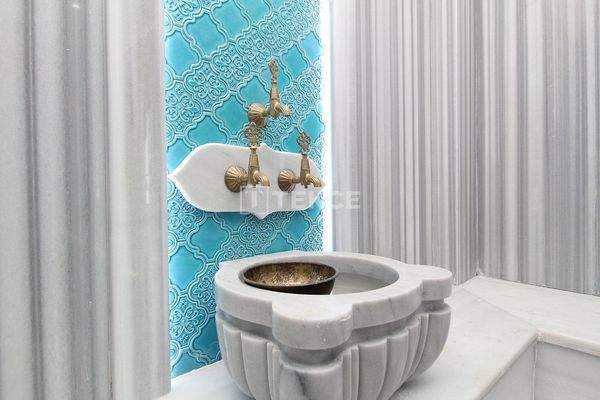 Elegant Apartments in a Complex with Rich Facilities in Yalova