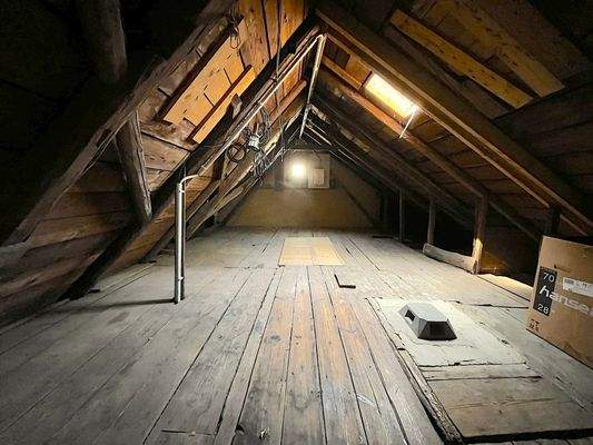 Dachboden (ausbaufähig)
