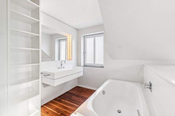 En Suite Bad mit Dusche, Badewanne und separatem WC