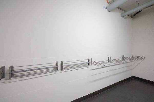 Wäscheraum mit Leinen