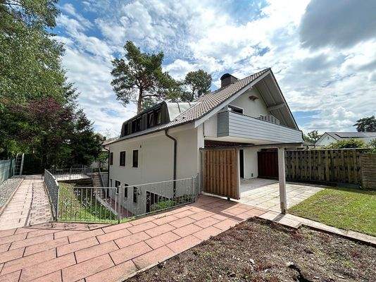 Ansicht Balkon und Terrasse