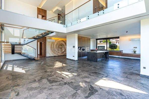 Detached 4-Bedroom House with Private Pool in Belek Antalya