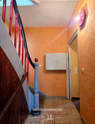 Treppenhaus mit Eingangsbereich