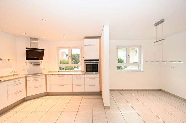 EG Küche mit Essbereich