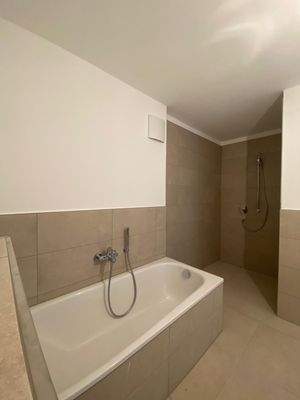 Whg 5 Wanne Dusche.jpeg