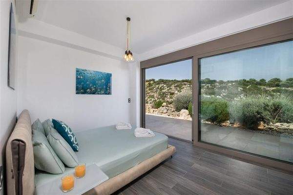 Kreta, Kokkino Chorio: Traumvilla mit makelloser Aussicht mit einer privaten Bucht zu verkaufen