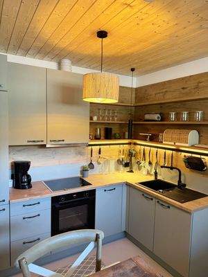 Neue Küche mit Ausstattung