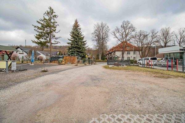 große Freifläche vorne