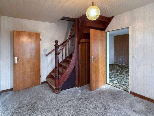 2. Eingangsbereich mit altem Terrazzoboden.jpg