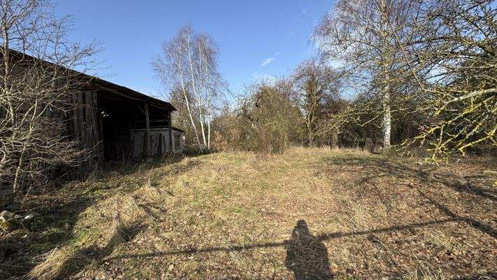 Grundstücksansicht beim Unterstand