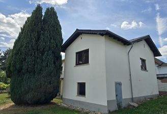 seitliche Rückansicht mit Eingang Kleintierstall