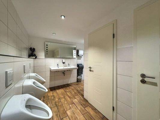 Herrentoiletten Erdgeschoss