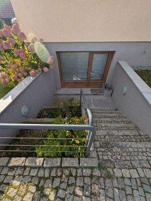 Eingang separate Gewerbefläche