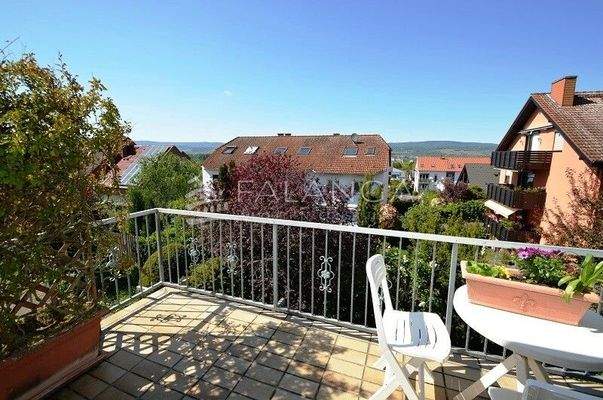 Blick von Balkon 1. OG links