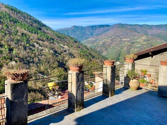 CV779_01 TERRA ITALIA IMMOBILIEN_LIGURIEN_CASTEL V