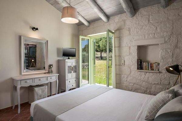 Kreta, Maza: Steinvilla mit beheiztem Pool und Garten in ruhiger Lage zu verkaufen