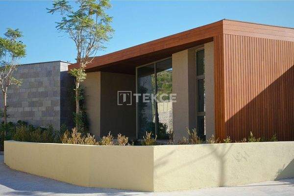 Detached Villas with Swimming Pools in Bodrum Center