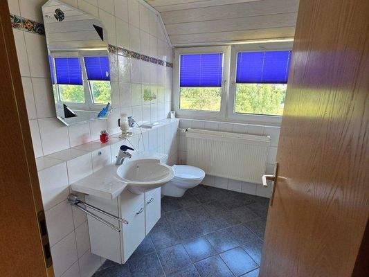 Badezimmer 4 im DG.jpg