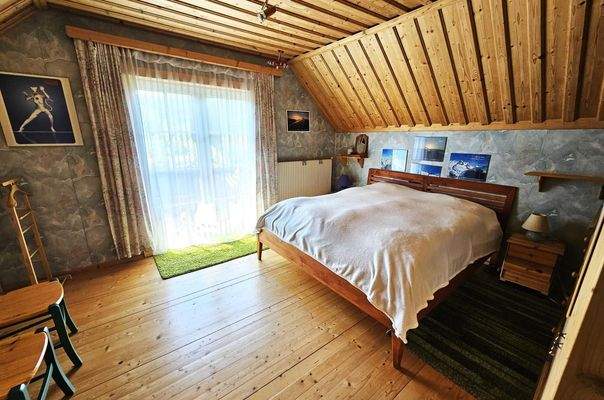 OG Schlafzimmer mit Balkon