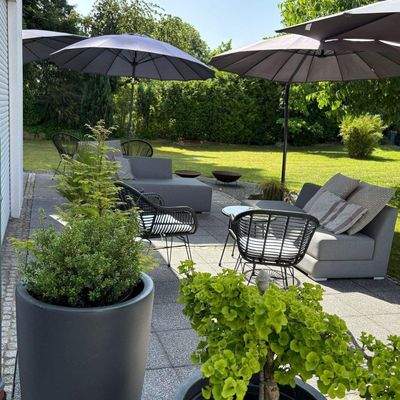 Garten mit Sitzgelegenheit.JPG