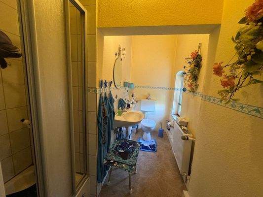 1. OG Wohnung Badezimmer