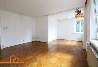 Wohnraum mit Erkerchen