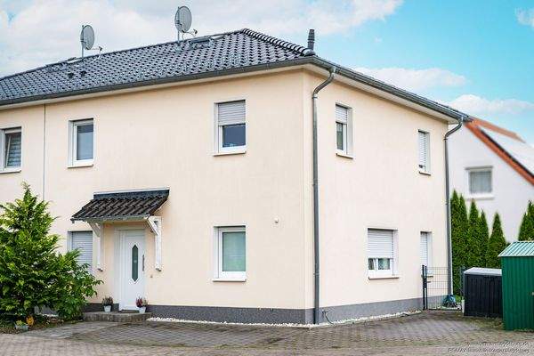 Doppelhaushälfte rechts