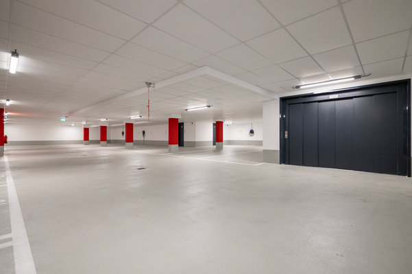 Tiefgarage mit Autoaufzug