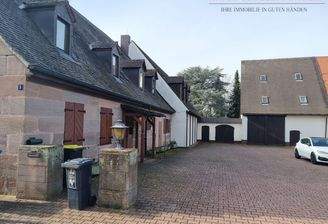 Hausansicht + Hof, bis zu 12 Stellplätze 