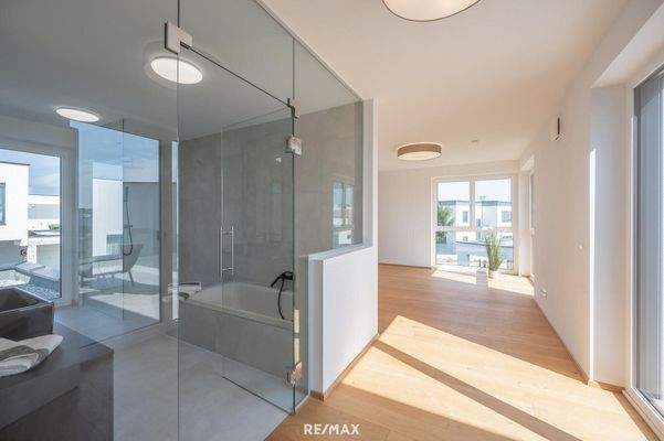 OG_Masterbad_Blick Masterbedroom