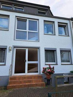 Vorderansicht und Eingang