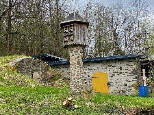 18 Taubenschlag am Hang.jpg