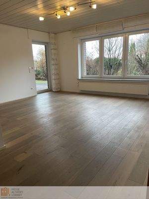 Souterrain - Wohn-/Esszimmer