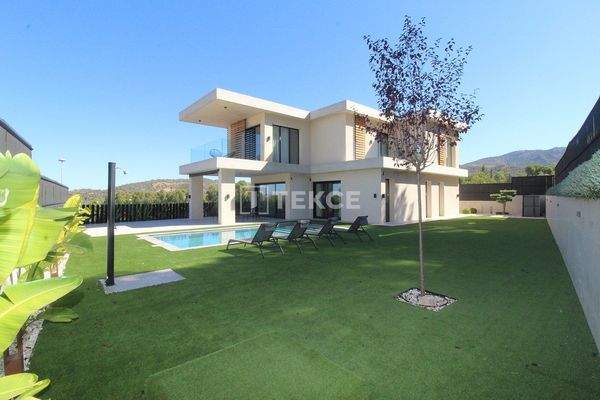 4-Bedroom Modern Villa with Castle Views in Biar Alicante