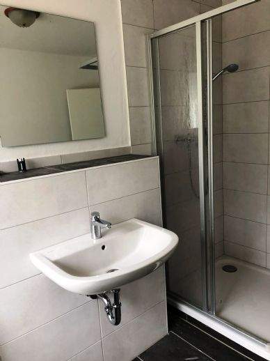 1 Raum Wohnung ab sofort Wilkau-Haßlau zu vermieten Bad mit Dusche neuwertig DG - Photo 5