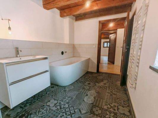 Bad 1. OG mit Dusche/Badewanne