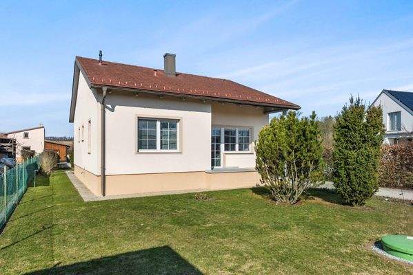 seitliche Hausansicht