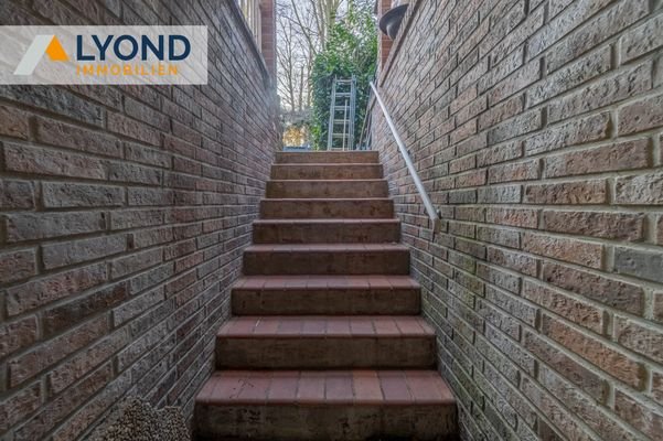 LYD 3588 - 18 Kellertreppe