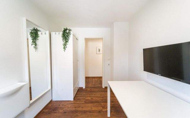 Zimmer 2 WG möbliert mieten Weilimschönbuch Böblingen Tübingen 5.jpeg