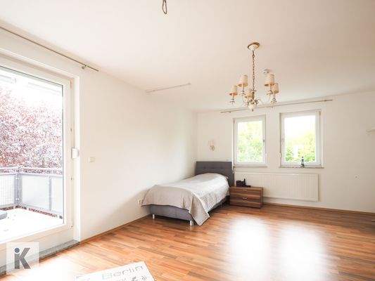 Kinderzimmer 2 mit Zugang zum Balkon