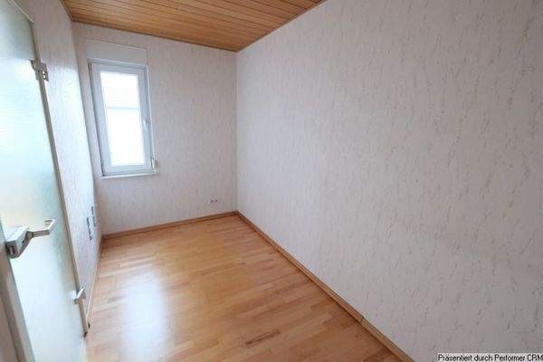 EG-Appartement abgetrennter Schlafbereich